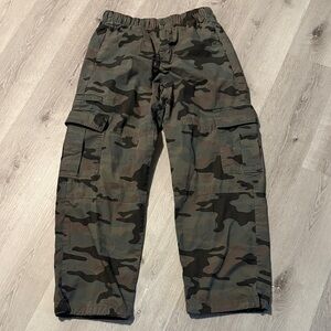 Gap Women's Army Camouflage Cargo‎ Pants - Size Medium